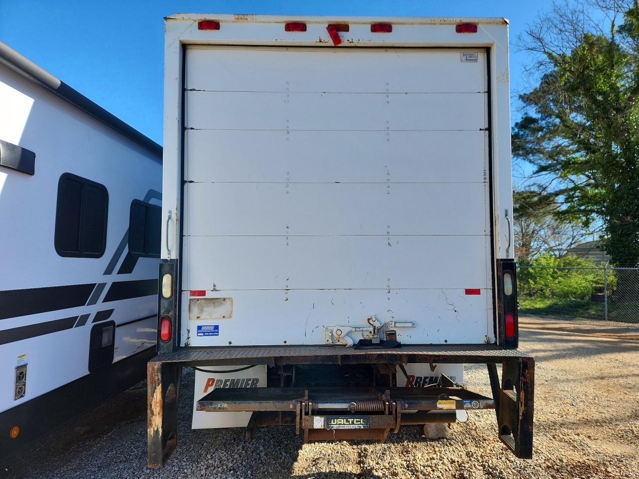 2005 GMC C5500 BOX Truck