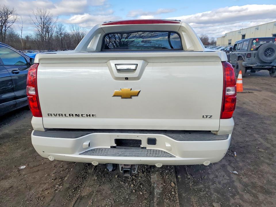 2011 Chevrolet Avalanche LTZ