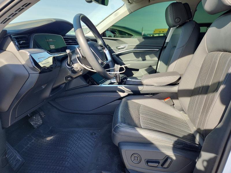 2022 Audi E-tron Premium Plus