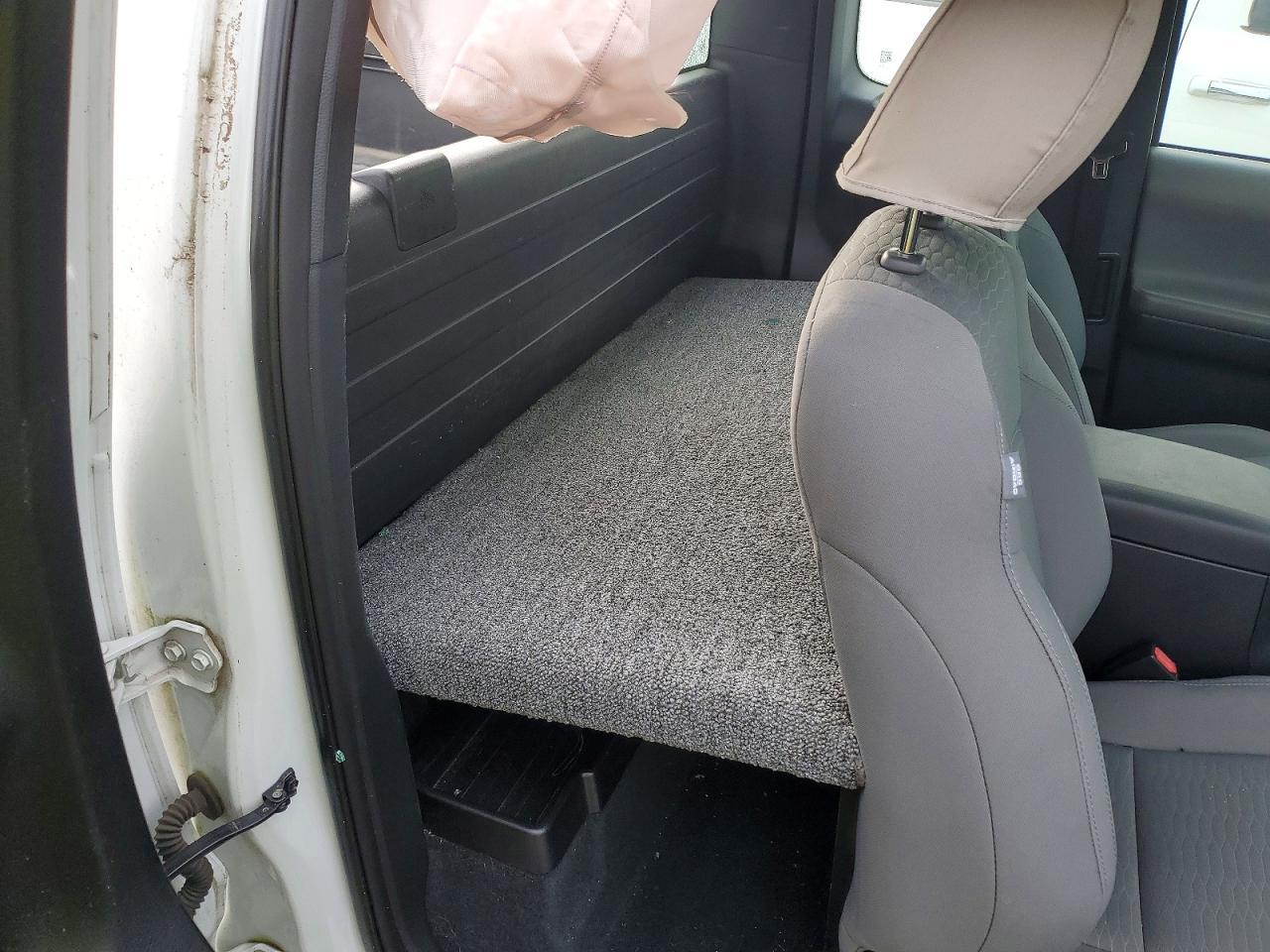 2016 Toyota Tacoma SR