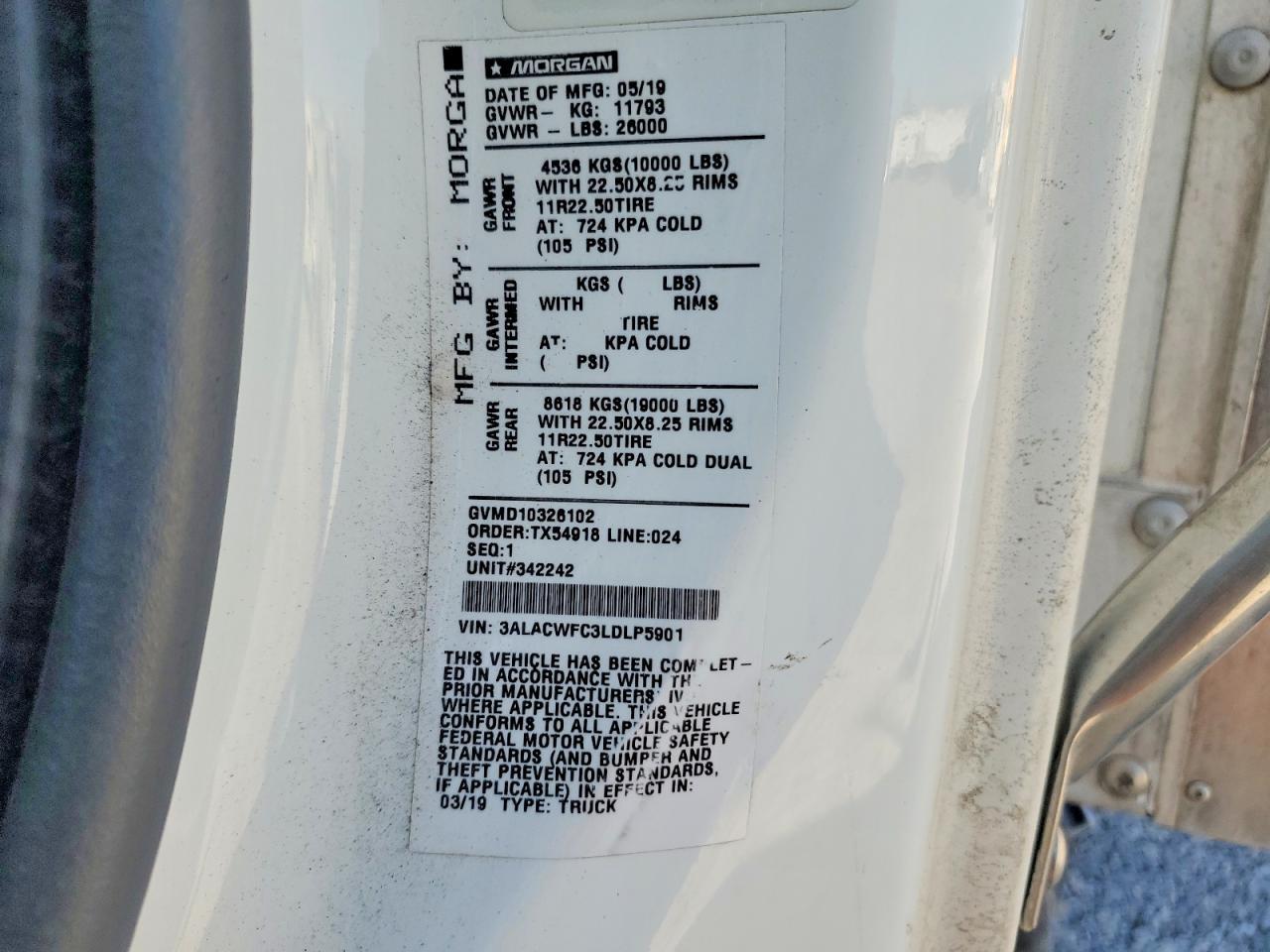 2020 Freigliner 2020 Freightliner Business Class M2 BOX Truck