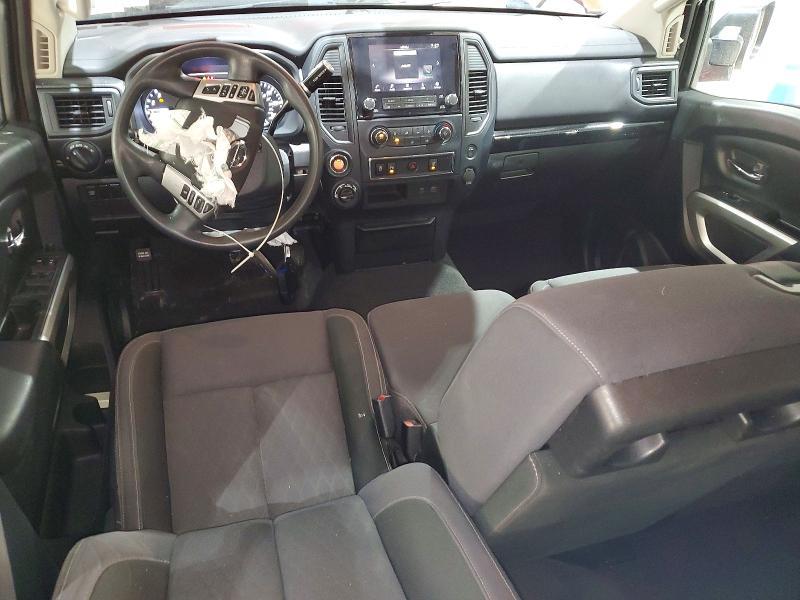 2022 Nissan Titan SV
