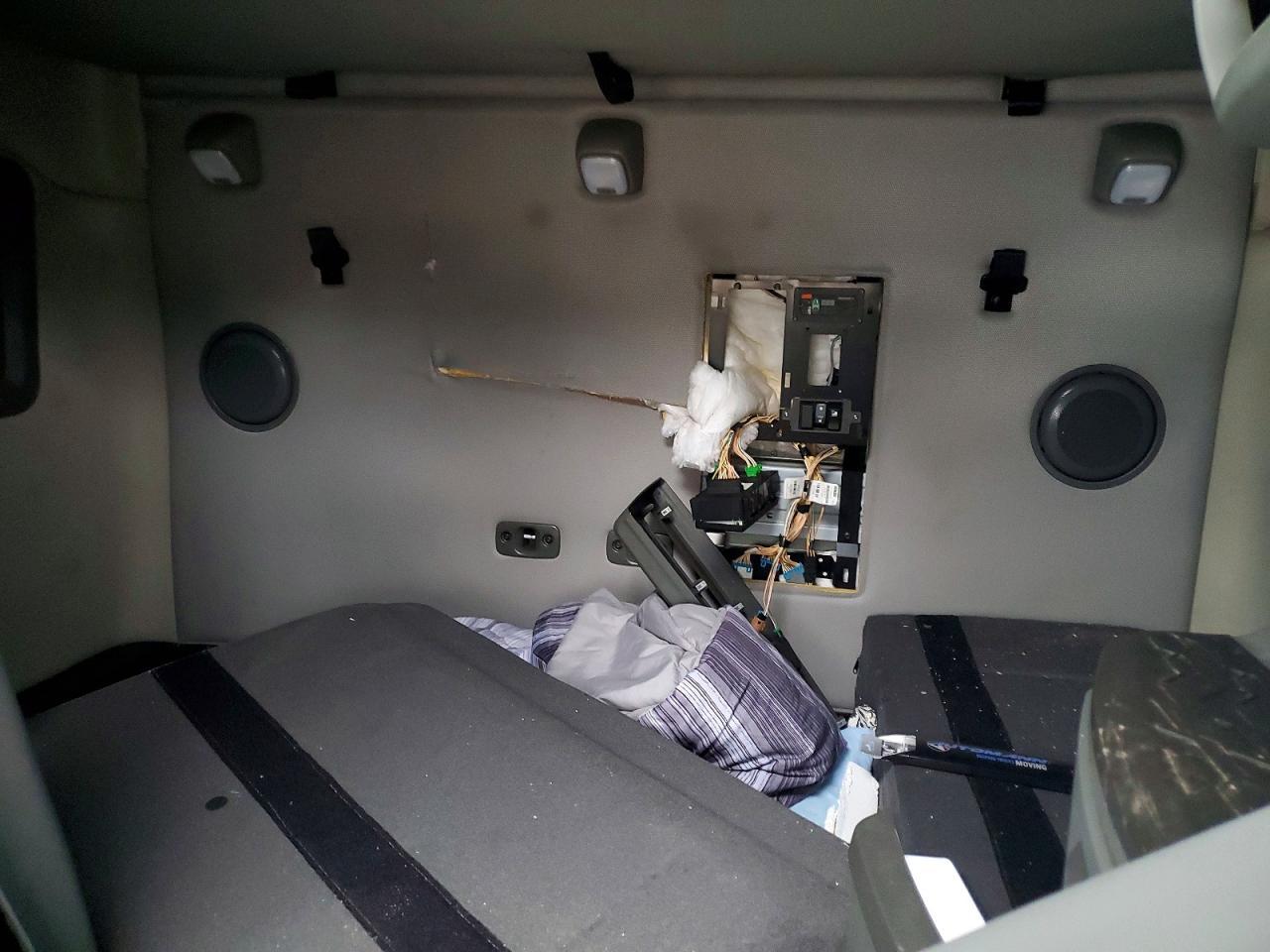 2021 Volvo VNL Semi Truck