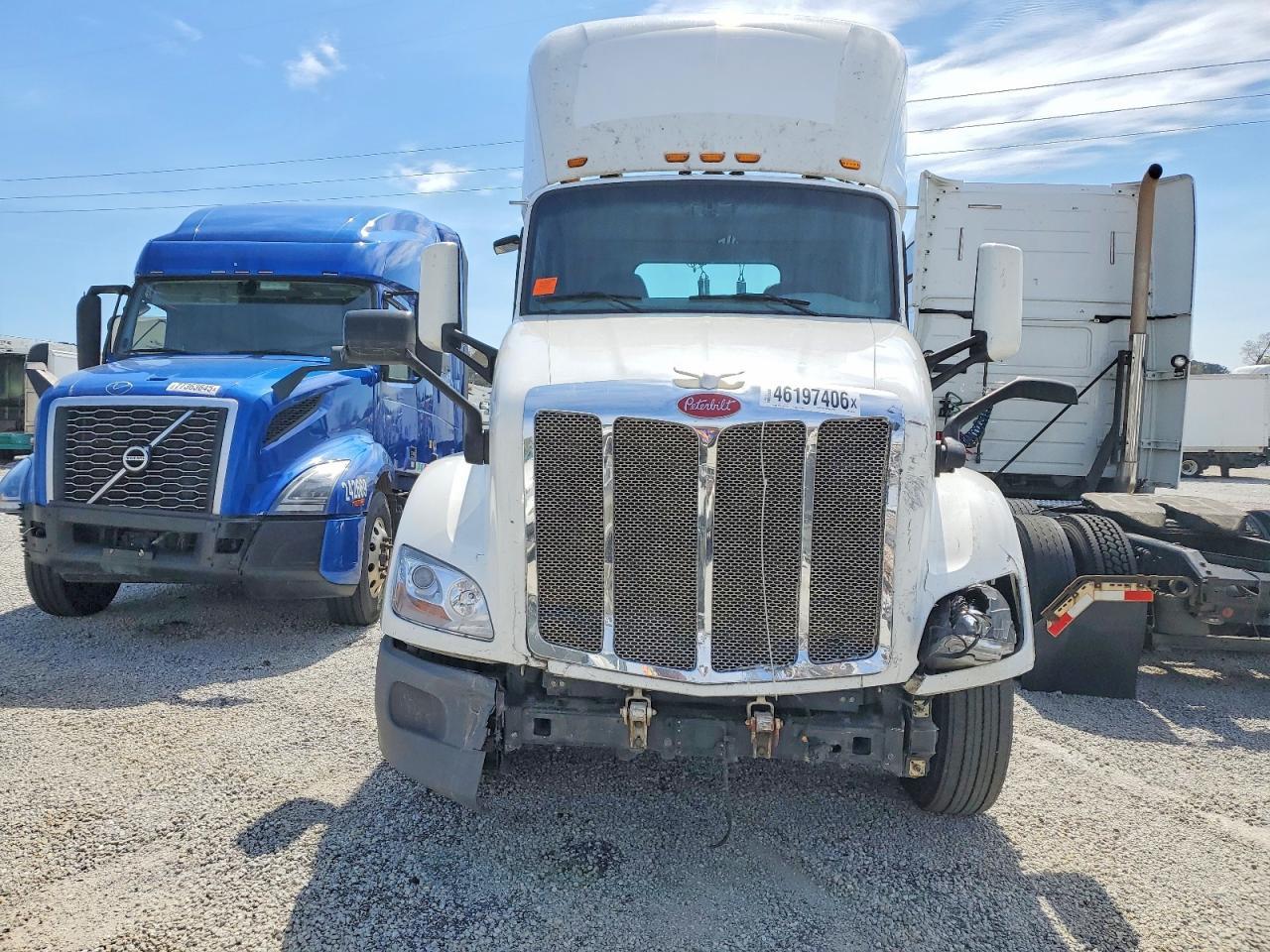2018 Peterbilt 579 Semi Truck