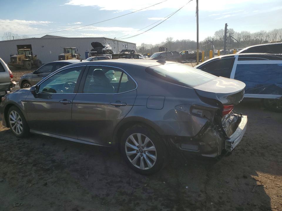 2019 Toyota Camry le