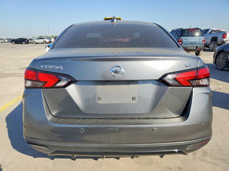 2020 Nissan Versa sv