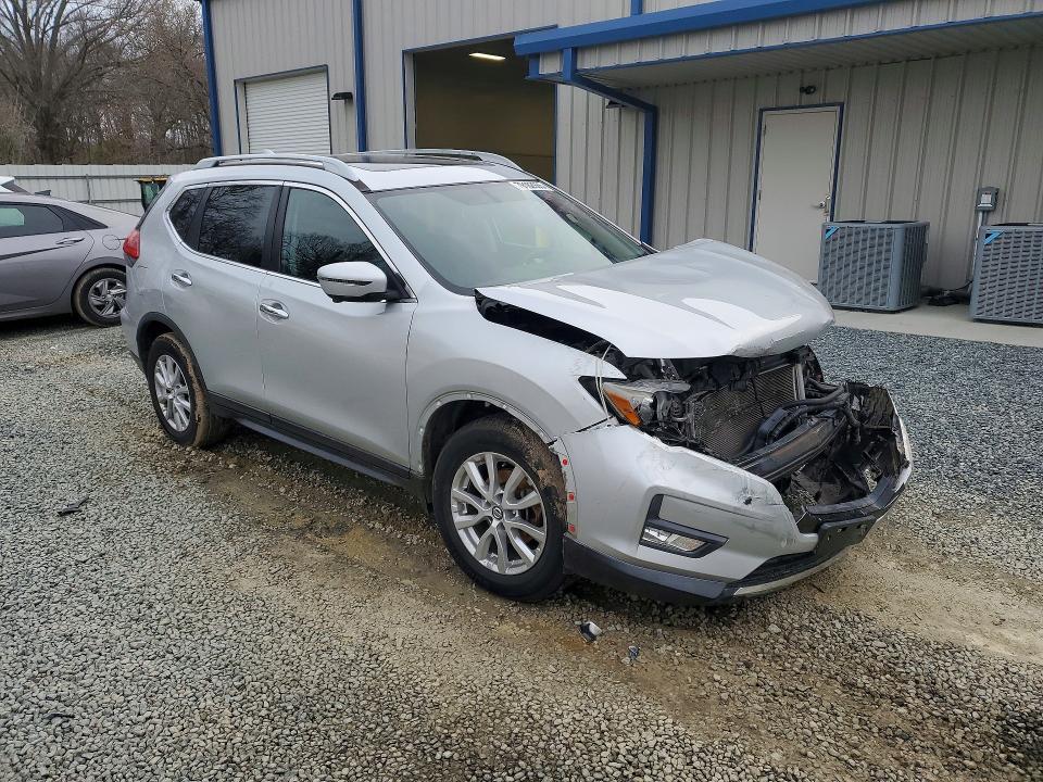 2017 Nissan Rogue sv