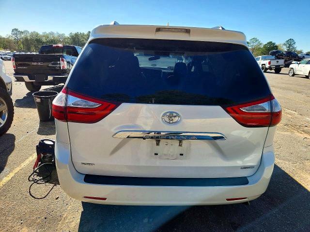 2016 Toyota Sienna Limited Premium 7-passenger