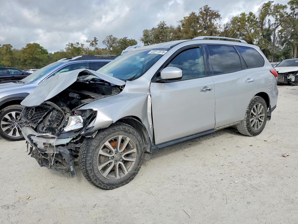 2015 Nissan Pathfinder s