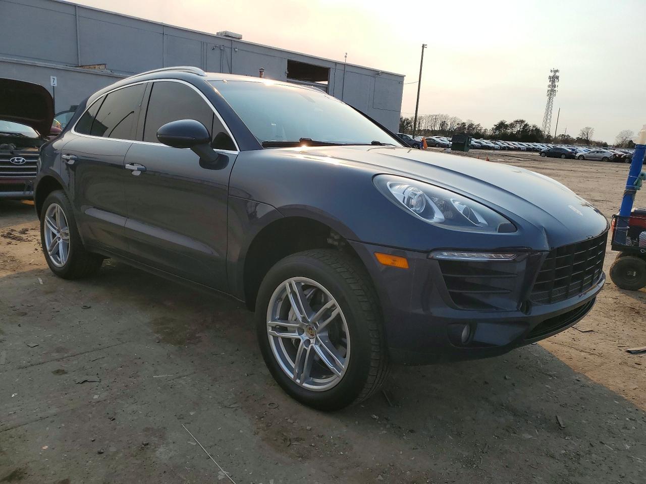 2015 Porsche Macan s