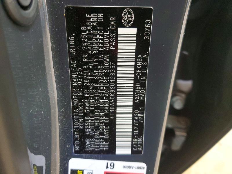 2025 Toyota Camry le