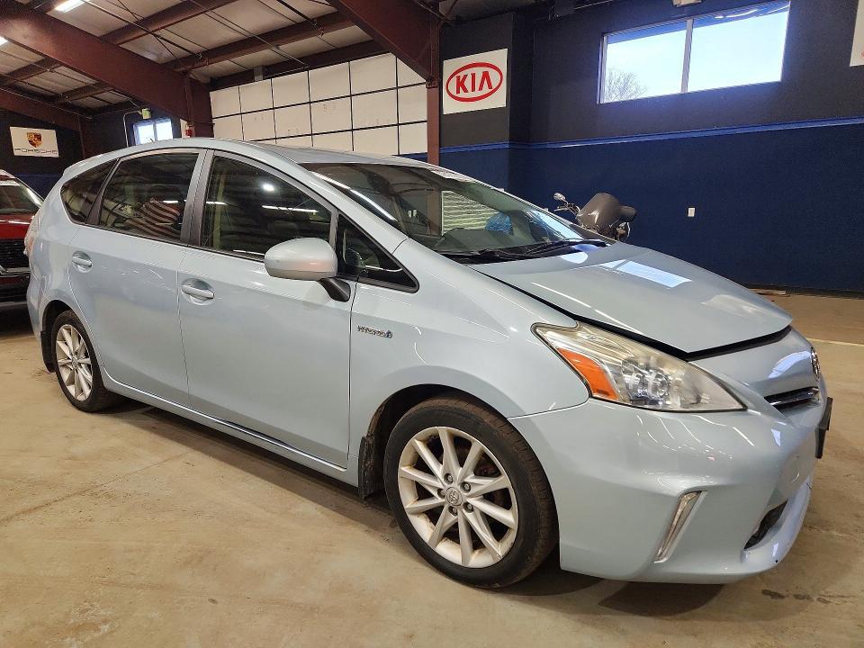 2013 Toyota Prius v Five