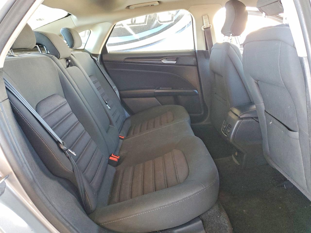 2018 Ford Fusion se Hybrid