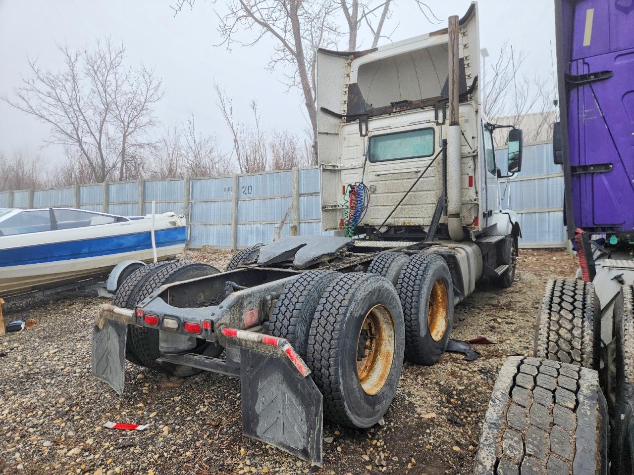 2012 Volv O VNL Semi Truck