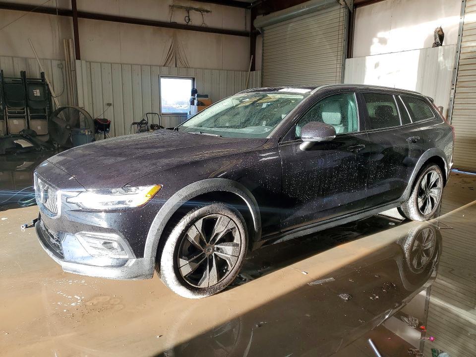 2025 Volvo V60 Cross Country Plus