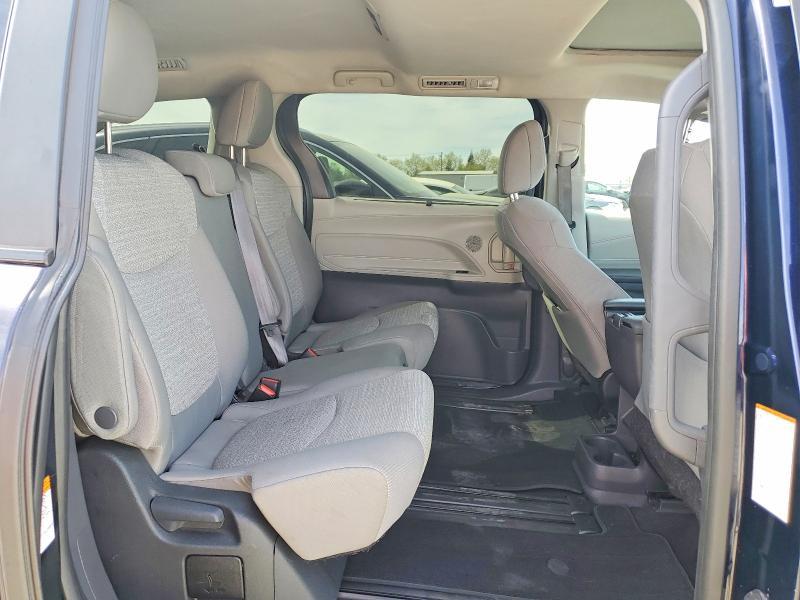 2024 Toyota Sienna le 8-passenger