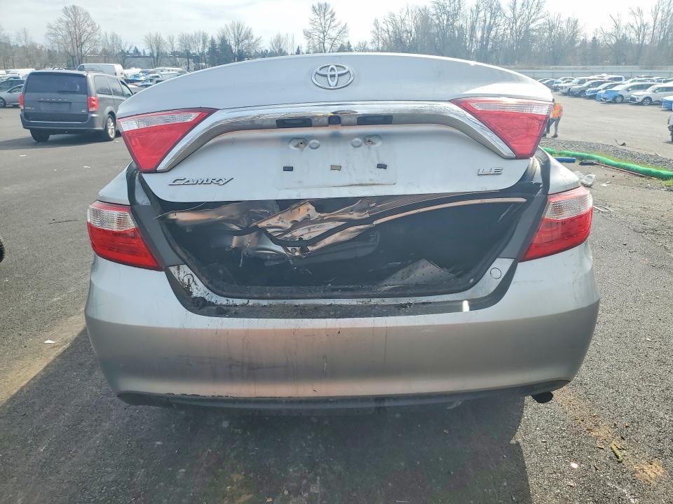 2016 Toyota Camry le