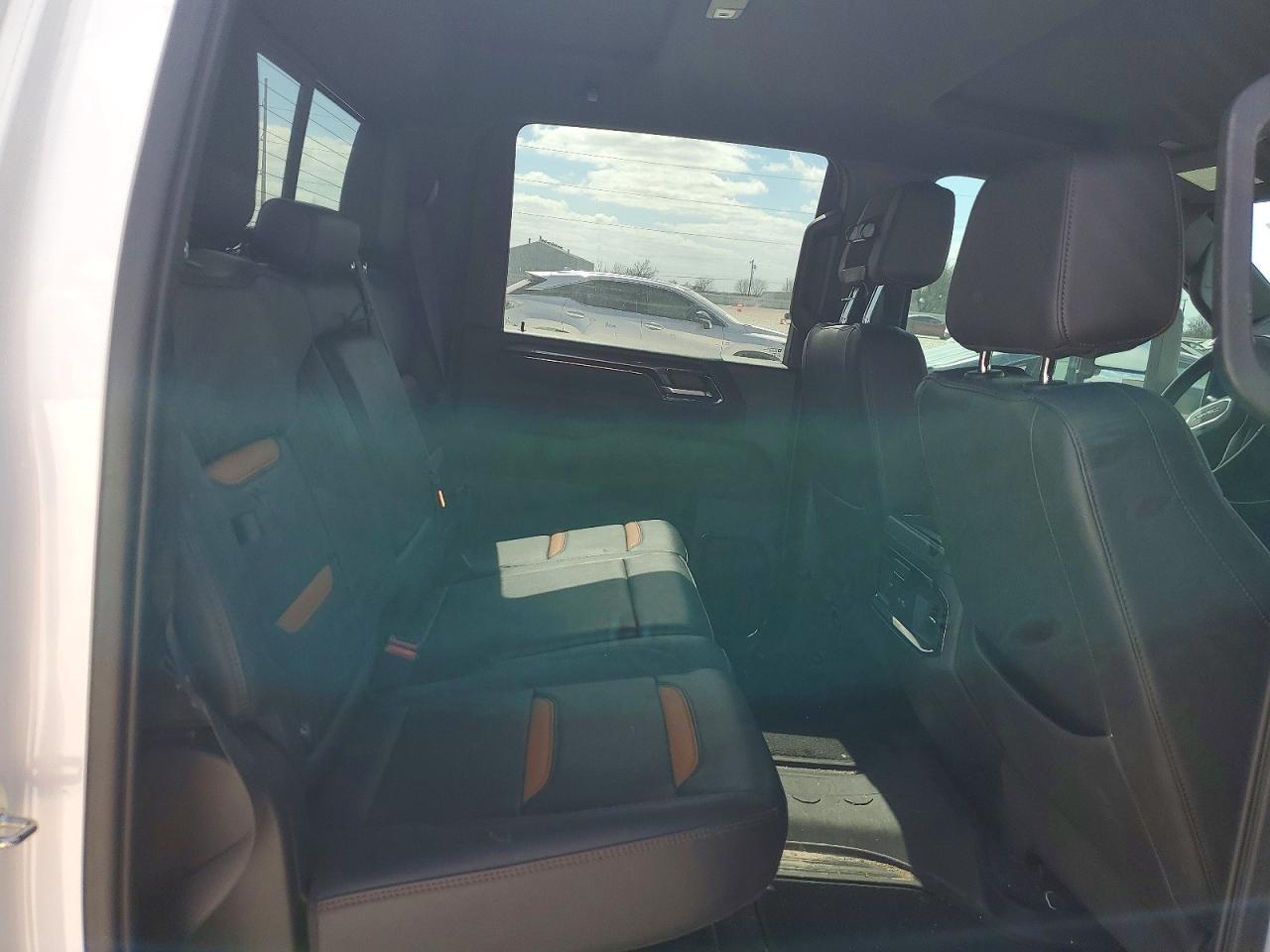 2024 GMC Sierra K2500 AT4