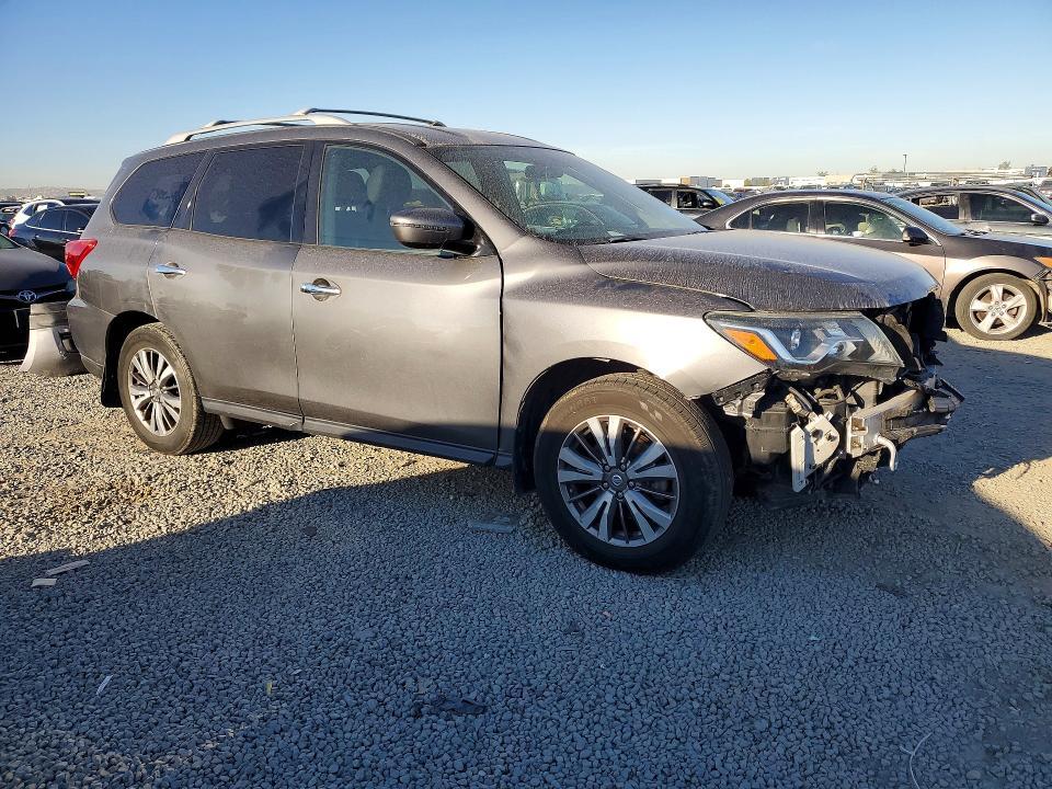 2019 Nissan Pathfinder s