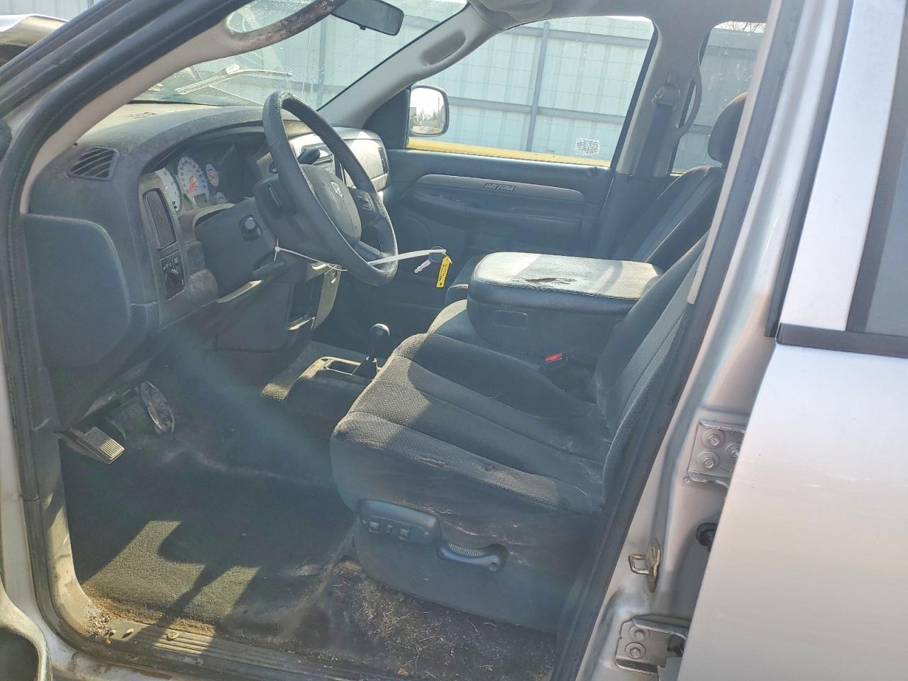 2005 Dodge RAM 1500 ST