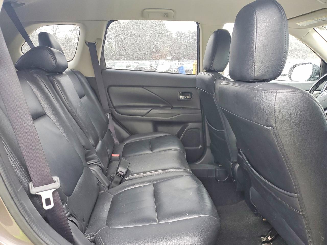 2016 Mits Outlander