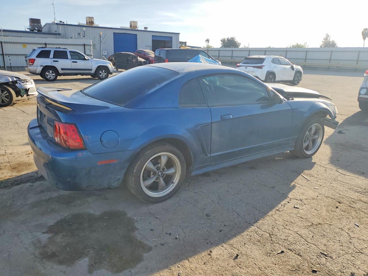 2000 Ford Mustang