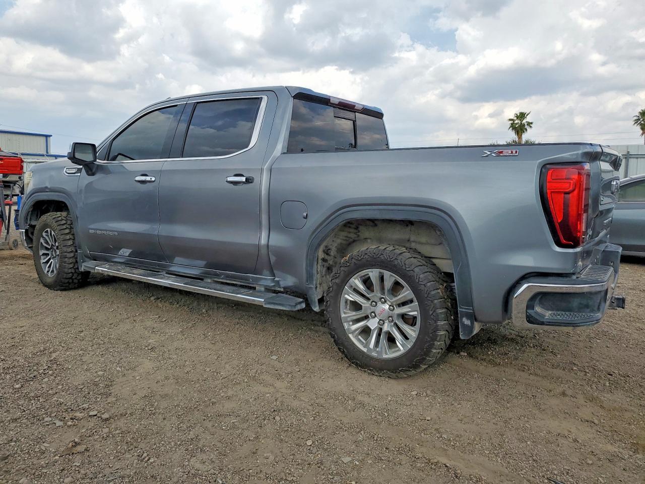 2021 GMC Sierra K1500 SLT