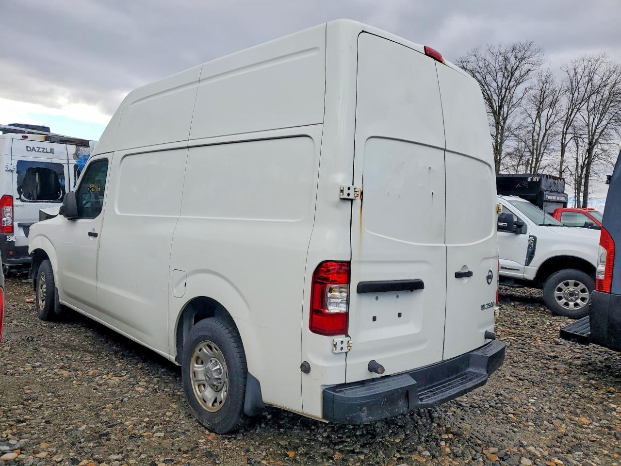 2018 Niss NV 2500 S