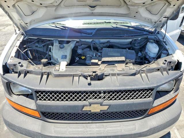 2014 Chev Express G2500 4LT