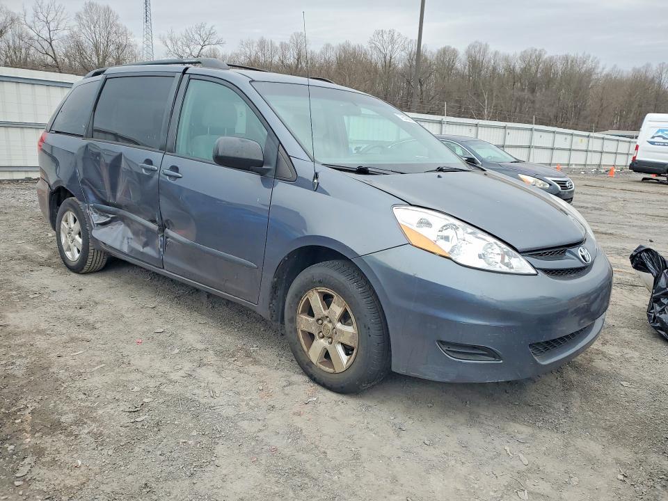 2006 Toyota Sienna le 7 Passenger