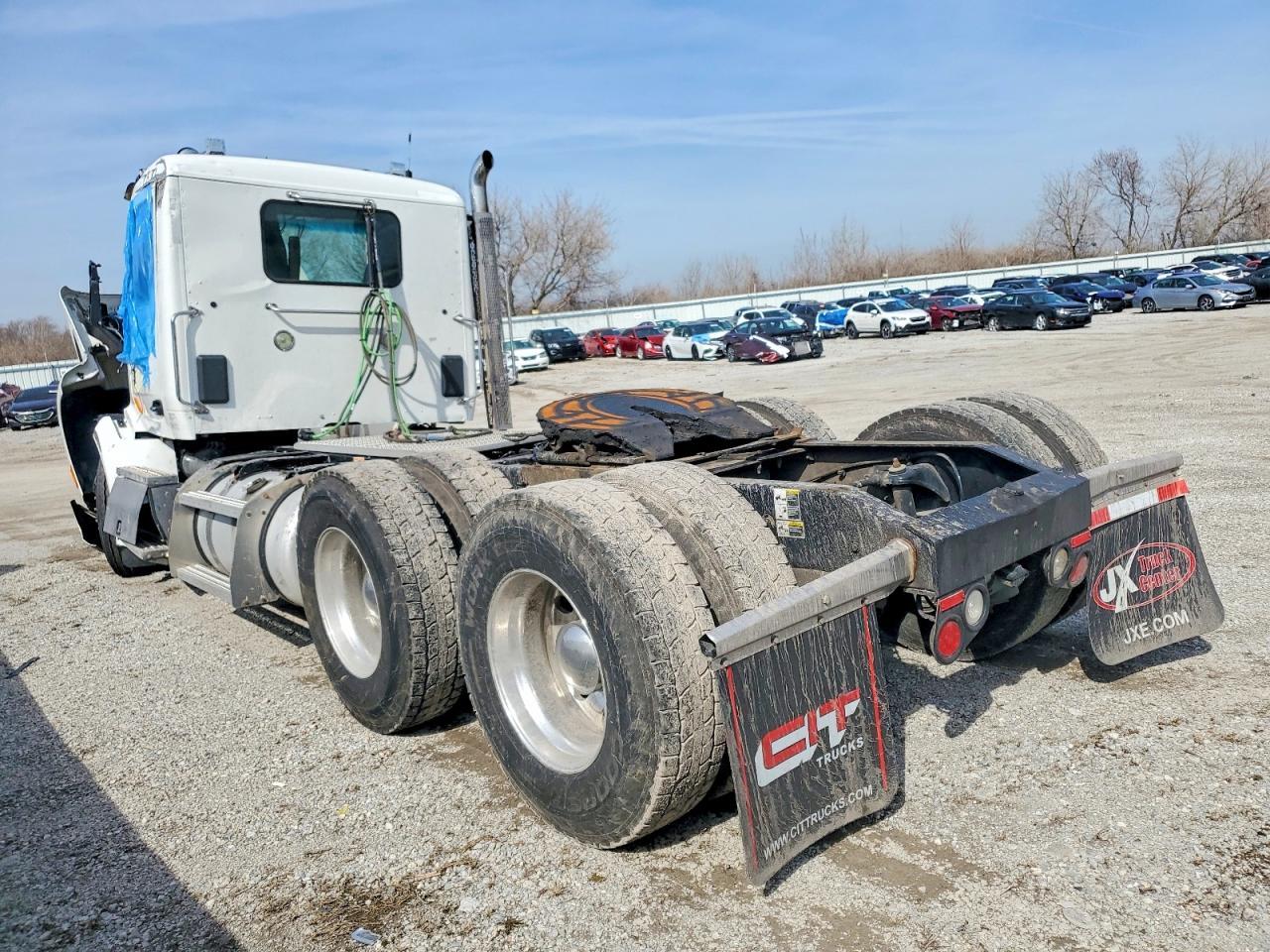 2016 Peterbilt 579 Semi Truck