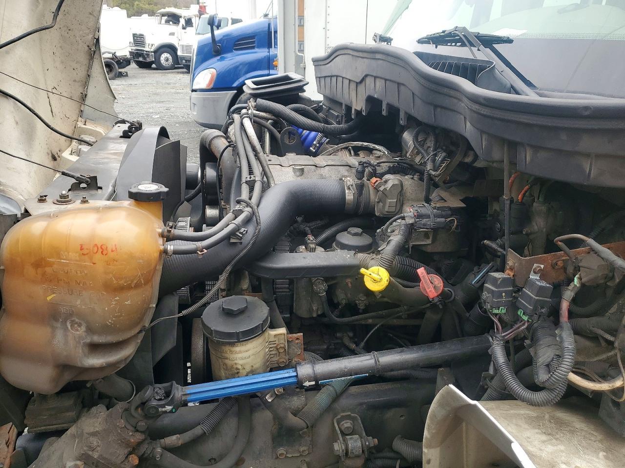 2015 International 4300 BOX Truck