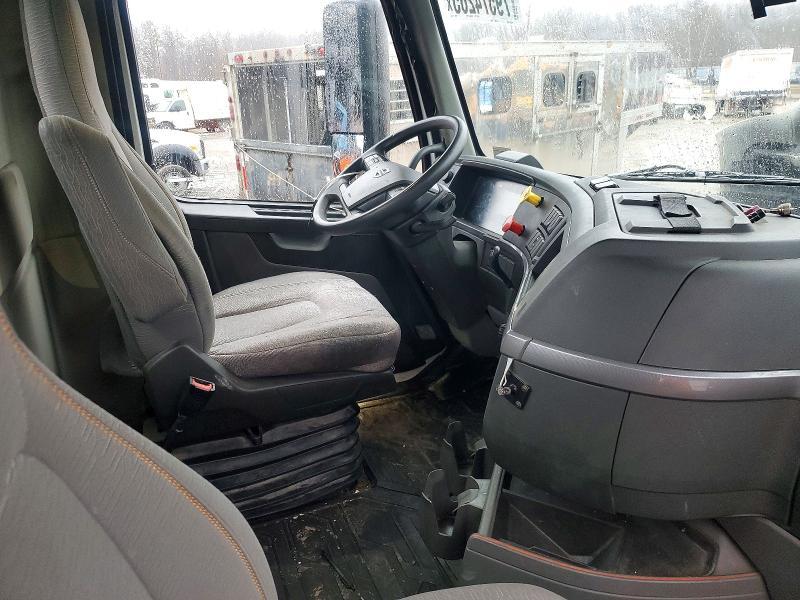 2019 Volvo VNR-Semi Truck