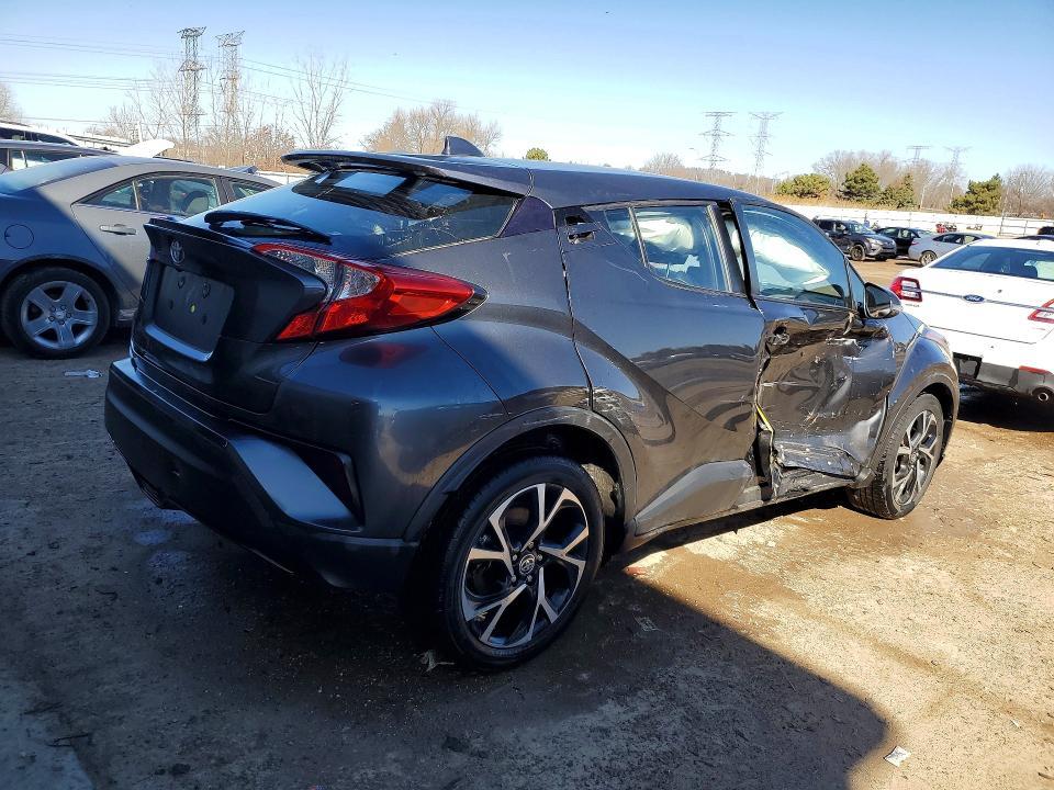 2021 Toyota C-hr xle