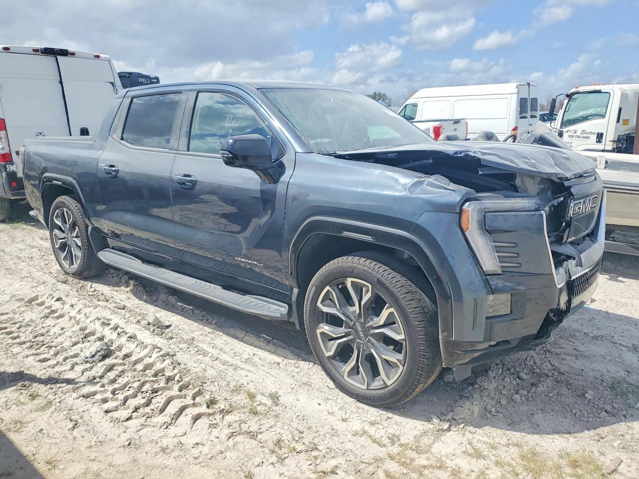 2025 GMC Sierra Denali