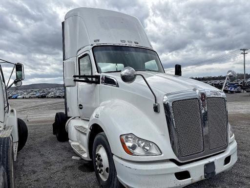 2014 Kenworth T680 Semi Truck
