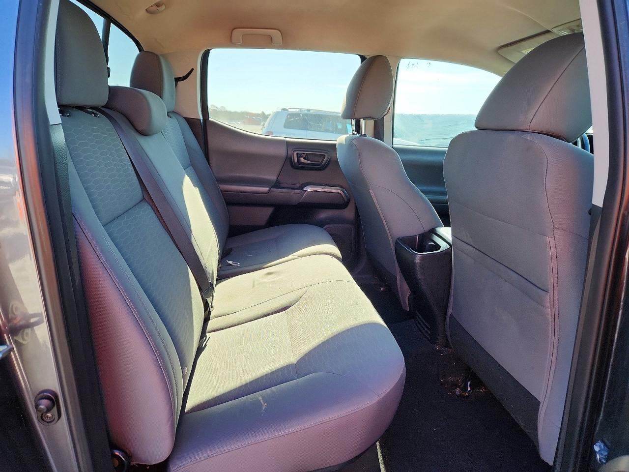 2016 Toyota Tacoma SR5