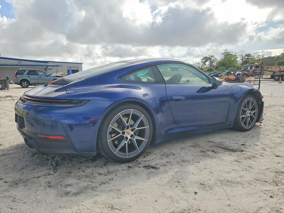 2025 Porsche 911 Carrera