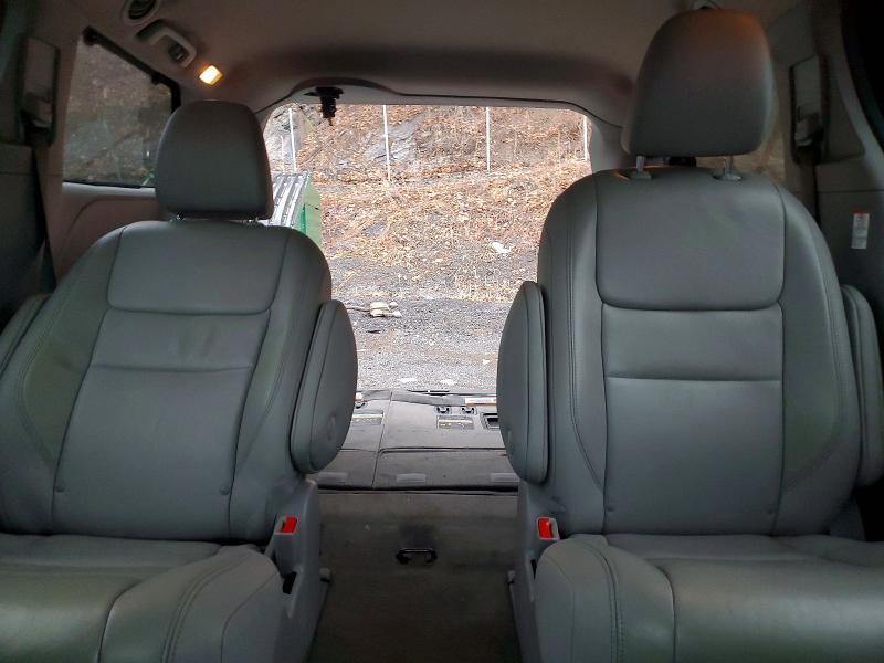 2018 Toyota Sienna xle 7-passenger