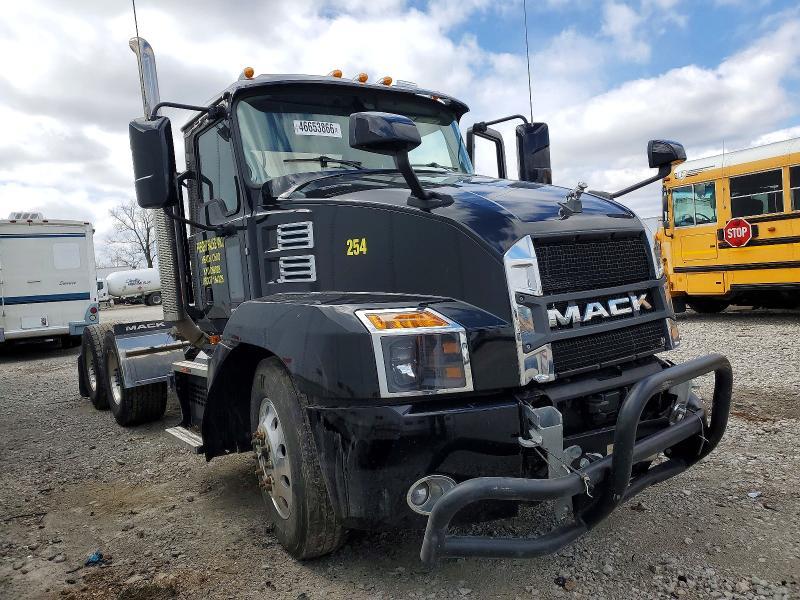 2025 Mack Anthem Semi Truck