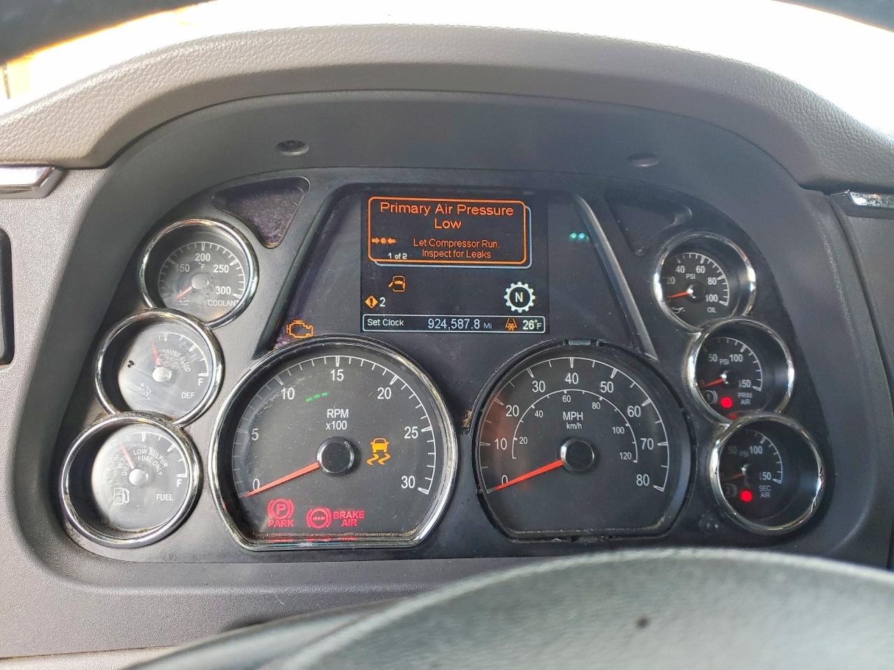 2017 Peterbilt 579 Semi Truck