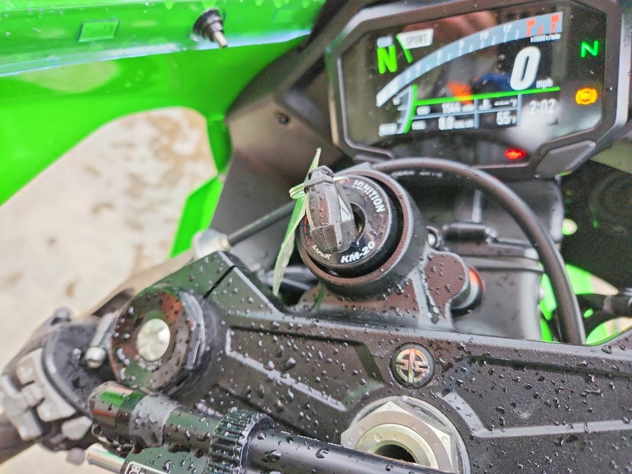 2025 Kawasaki ZX1002 L