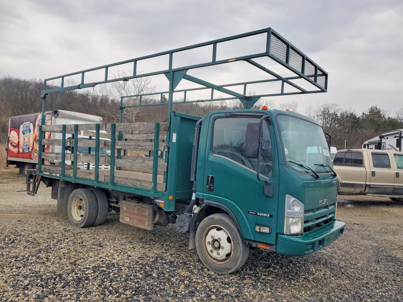 2014 Isuzu NRR Flatbed Truck