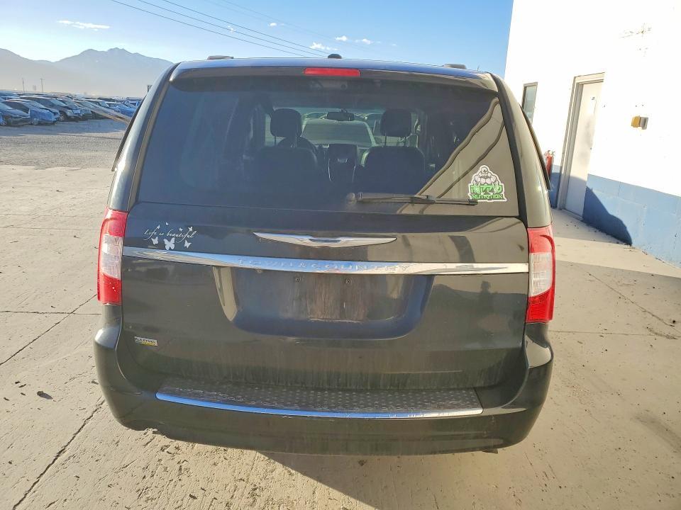 2015 Chrysler Town & Country Touring