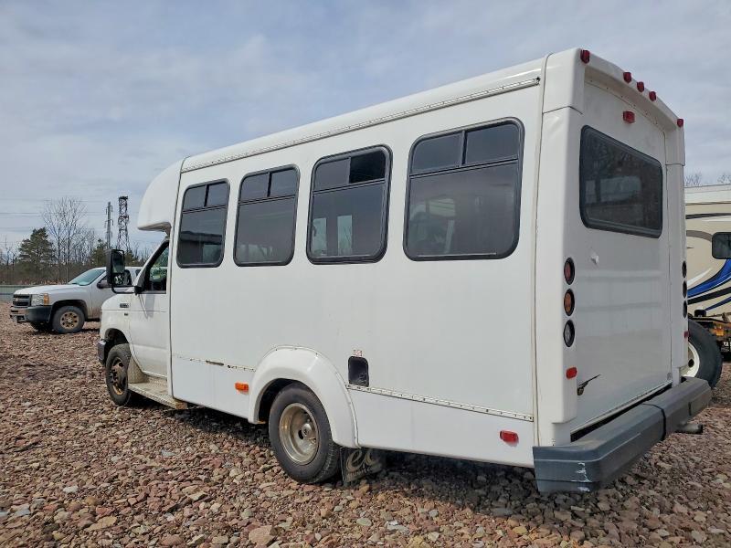 2018 Ford Econoline E350 Super Duty Cutaway Van