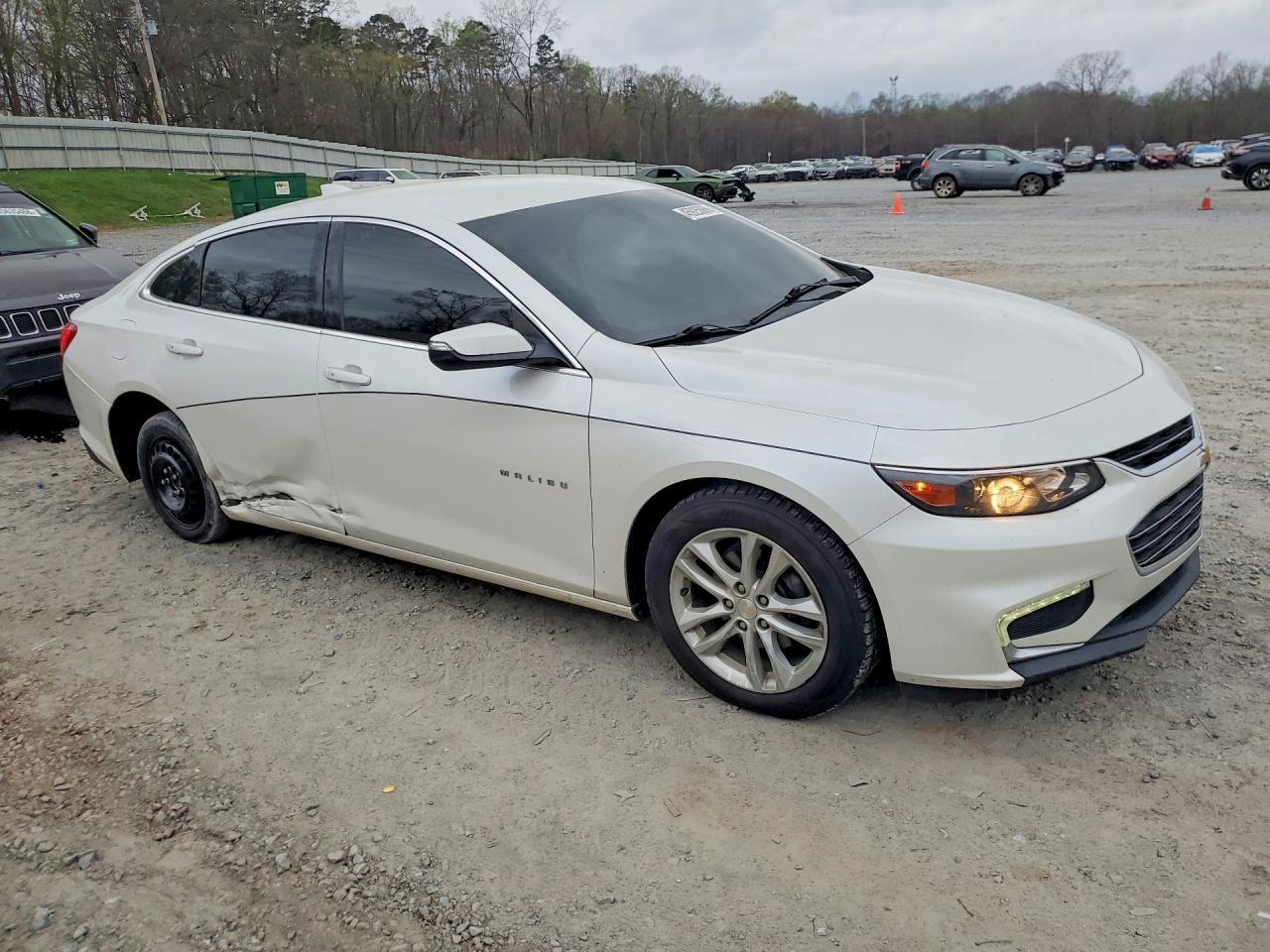 2017 Chev Malibu lt