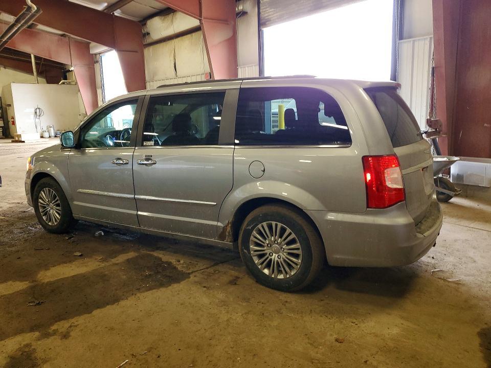 2013 Chrysler Town & Country Touring l