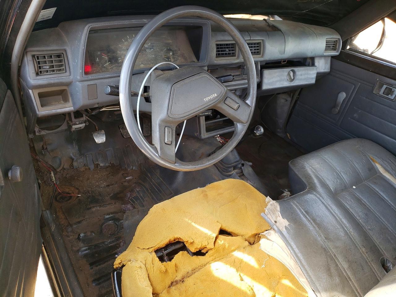 1988 Toyota Pickup Base