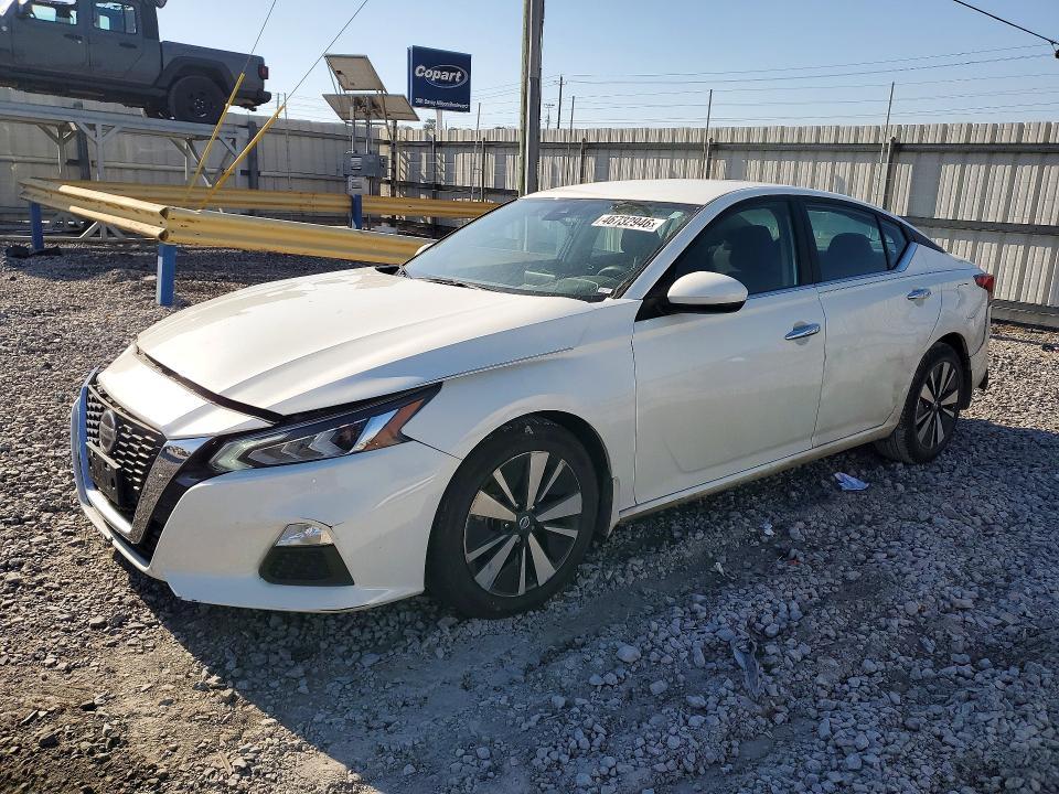 2022 Nissan Altima 2.5 sv