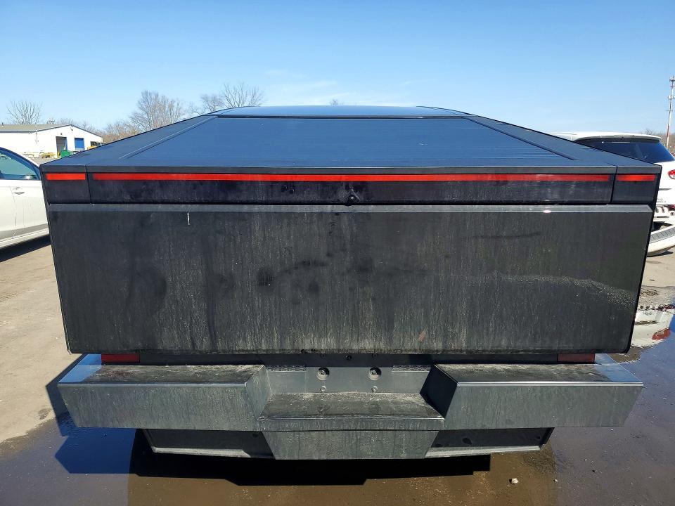 2025 Tesla Cybertruck